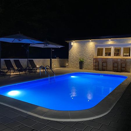 4Trees Holiday House スルニュ エクステリア 写真