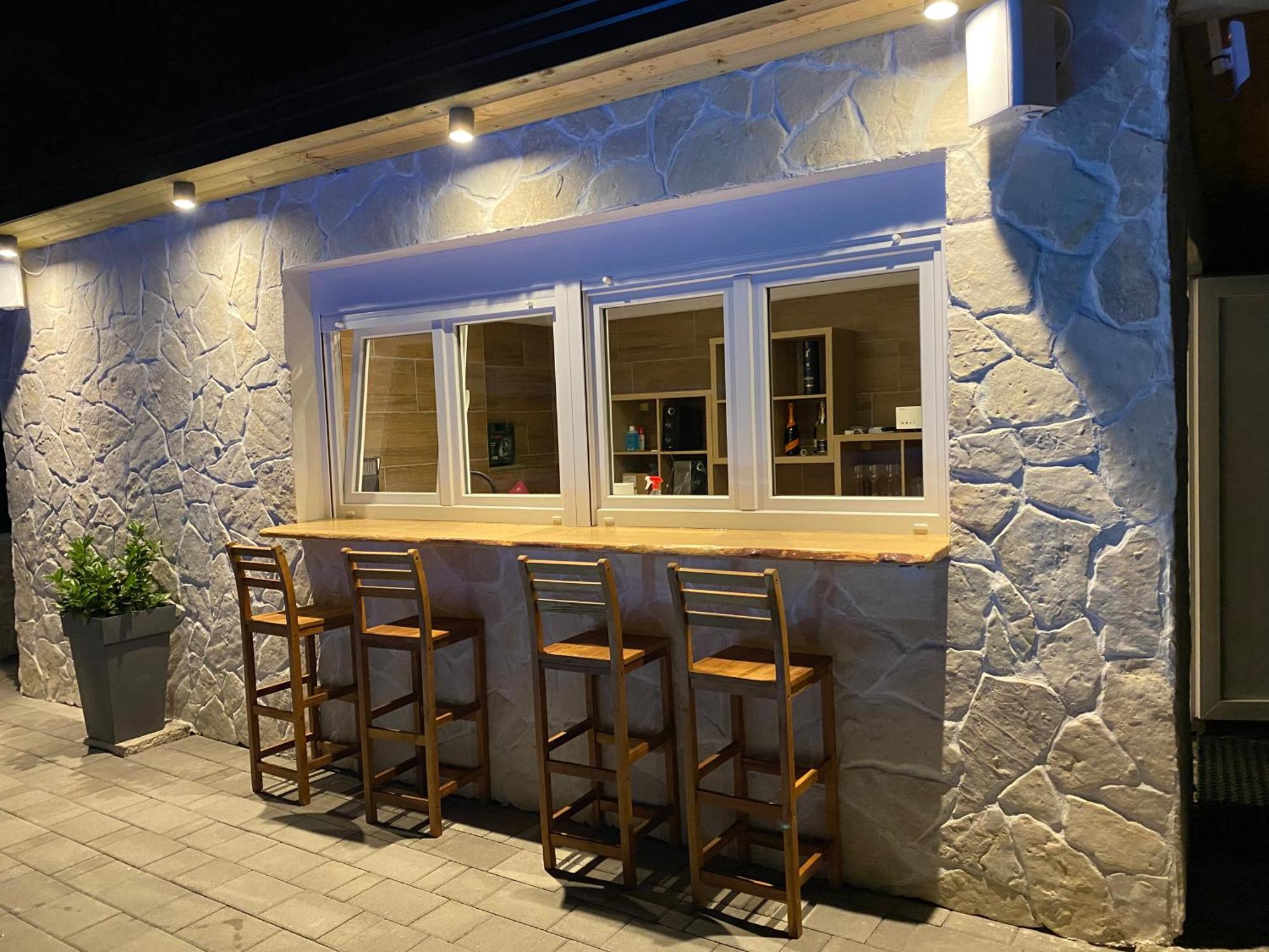 4Trees Holiday House スルニュ エクステリア 写真